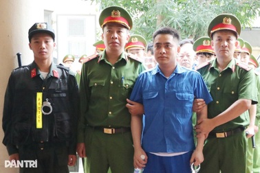 "Trùm" ma túy Bùi Đình Khánh được dẫn giải tới tòa