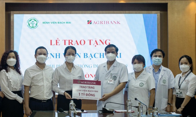 Tính đến 12/8/2021: Agribank ủng hộ 300 tỷ đồng cho các hoạt động phòng, chống dịch Covid-19 - Ảnh 2.