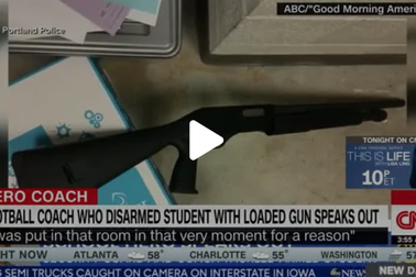 Thầy giáo tay không tước súng học sinh, ngăn thảm kịch giữa lớp