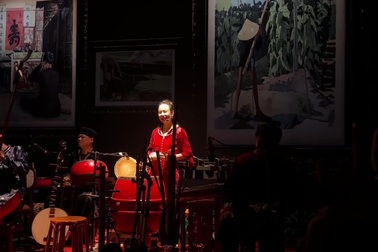 30 nhạc cụ dân tộc trình diễn trong đêm nhạc "Chào show"