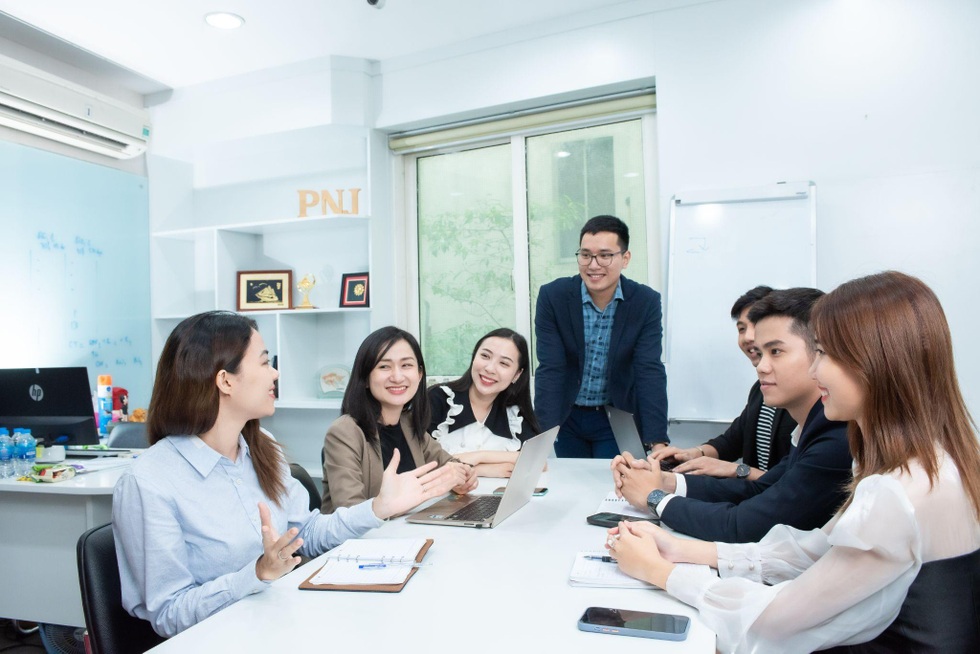 Hạnh phúc ở nơi làm việc, nhân sự cống hiến gấp đôi, gắn bó không vì tiền - 1 Hạnh phúc ở nơi làm việc, nhân sự cống hiến gấp đôi, gắn bó không vì tiền - 1