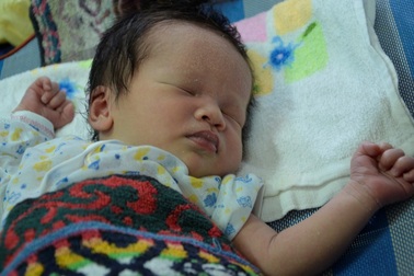 Một phụ nữ tự nhận là mẹ bé sơ sinh bị bỏ rơi