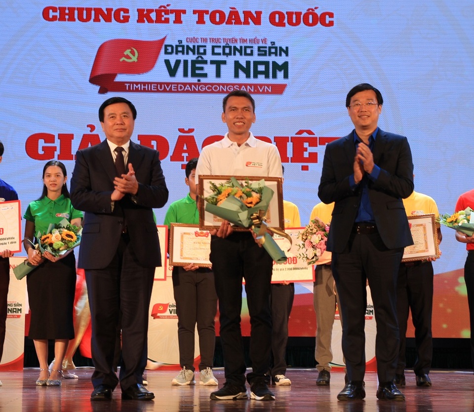 Gặp cán bộ y tế trường học 9X đam mê nghiên cứu lịch sử Đảng - 1 Gặp cán bộ y tế trường học 9X đam mê nghiên cứu lịch sử Đảng - 1