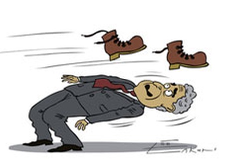 10 triệu USD cho hai chiếc giày ném vào ông Bush