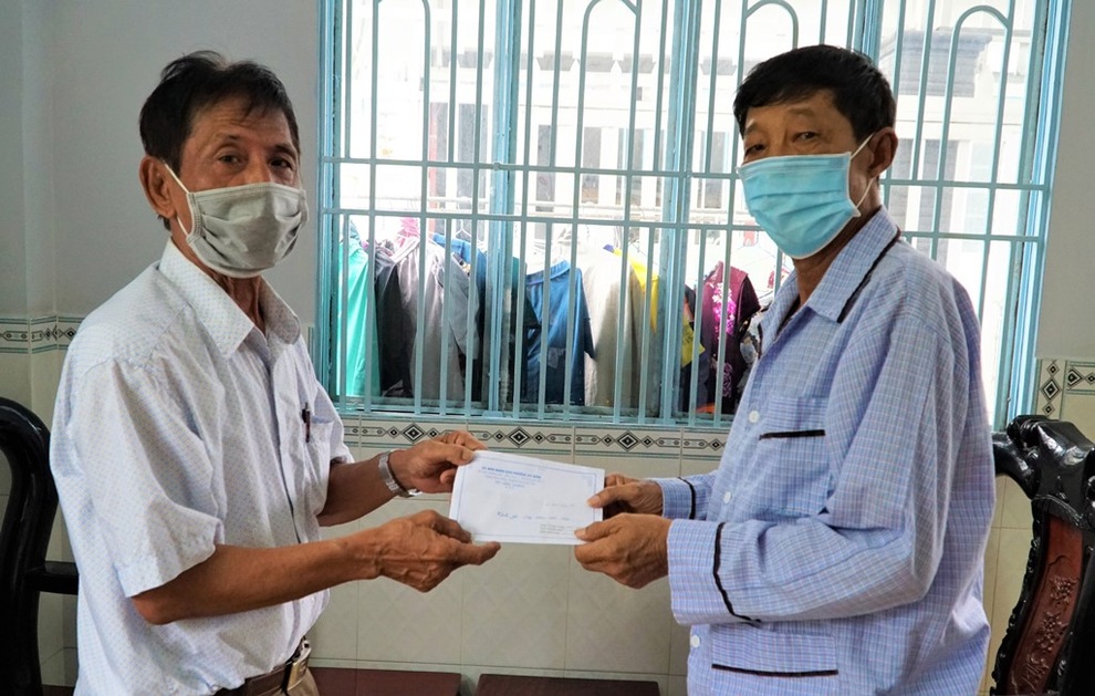 Tri ân 27/7: Những suất quà được trao giữa tâm dịch Covid-19 tại ĐBSCL - 4 Tri ân 27/7: Những suất quà được trao giữa tâm dịch Covid-19 tại ĐBSCL - 4