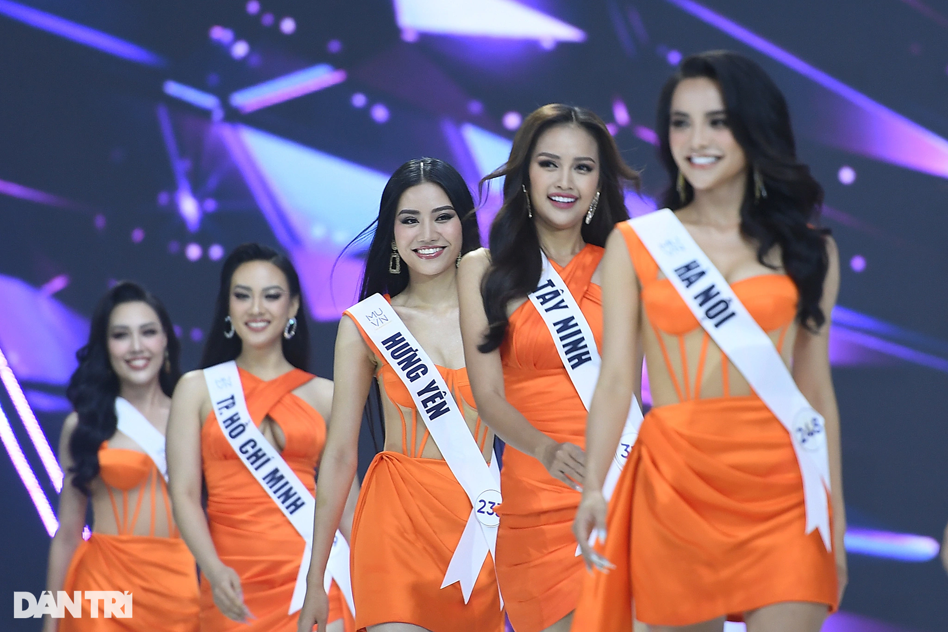 Ngắm top 41 thí sinh Hoa hậu Hoàn vũ Việt Nam lúc kín đáo, khi hở bạo - 6 Ngắm top 41 thí sinh Hoa hậu Hoàn vũ Việt Nam lúc kín đáo, khi hở bạo - 6