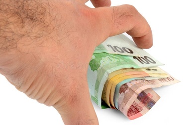 Du khách Trung Quốc bị bắt vì trộm tiền công đức