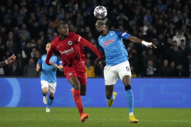 Osimhen chói sáng giúp Napoli giành vé vào tứ kết Champions League