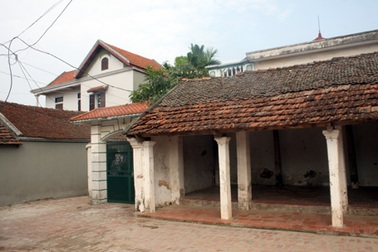 “Nghịch cảnh” ở Đường Lâm khiến chính quyền lúng túng