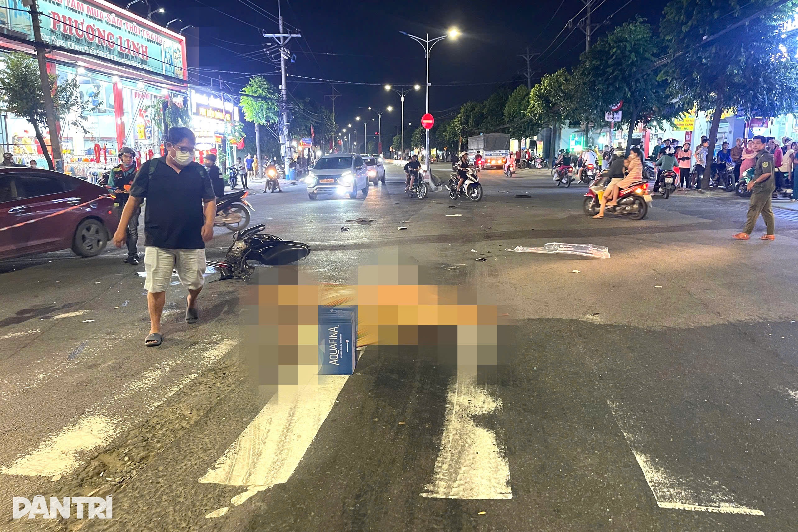 Xe máy văng bánh trước, thiếu niên 16 tuổi tử vong ở TPHCM - 1