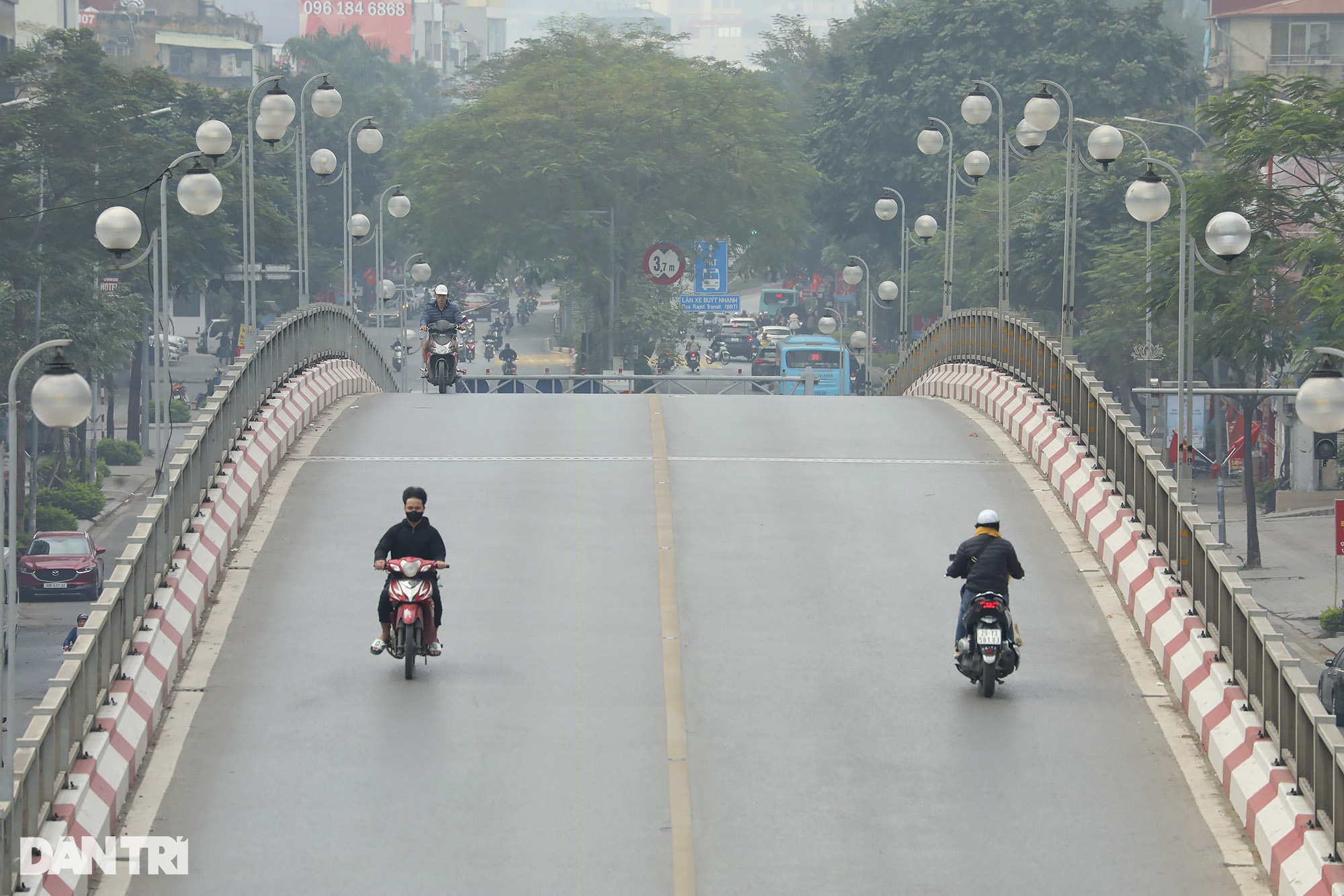 Hình ảnh đường phố Hà Nội yên bình trong ngày đầu năm mới 2024 - 12