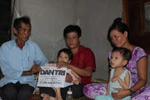 Gần 68 triệu đến với 3 anh em cứ 8 tháng tuổi thì chân tay “mềm như bún”