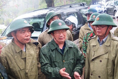 Phó Thủ tướng Trịnh Đình Dũng: Có thể điều trực thăng tìm kiếm thuyền viên mất tích