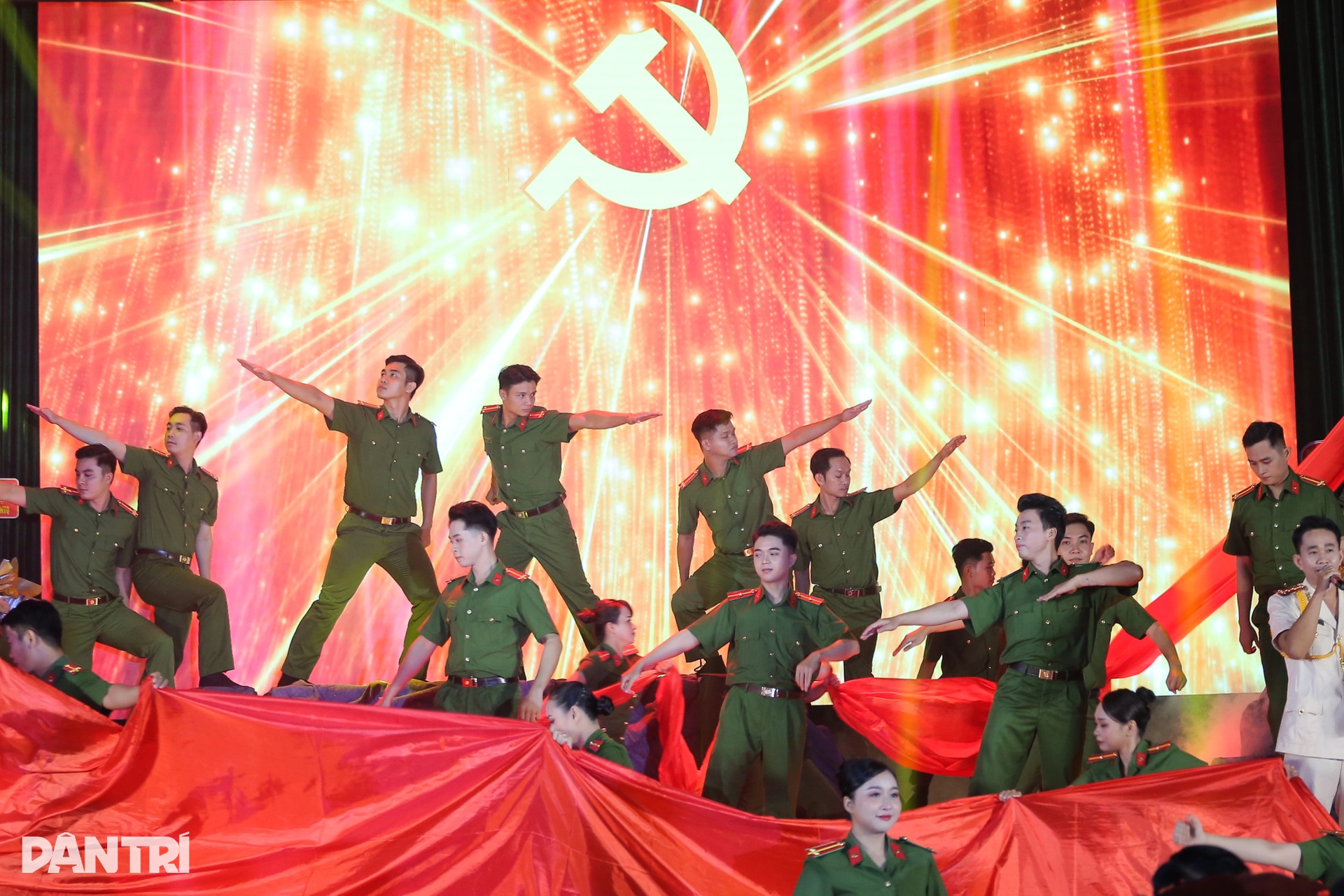 Công an tỉnh Tây Ninh quyết tâm xây dựng lực lượng chính quy, tinh nhuệ - 1 Công an tỉnh Tây Ninh quyết tâm xây dựng lực lượng chính quy, tinh nhuệ - 1