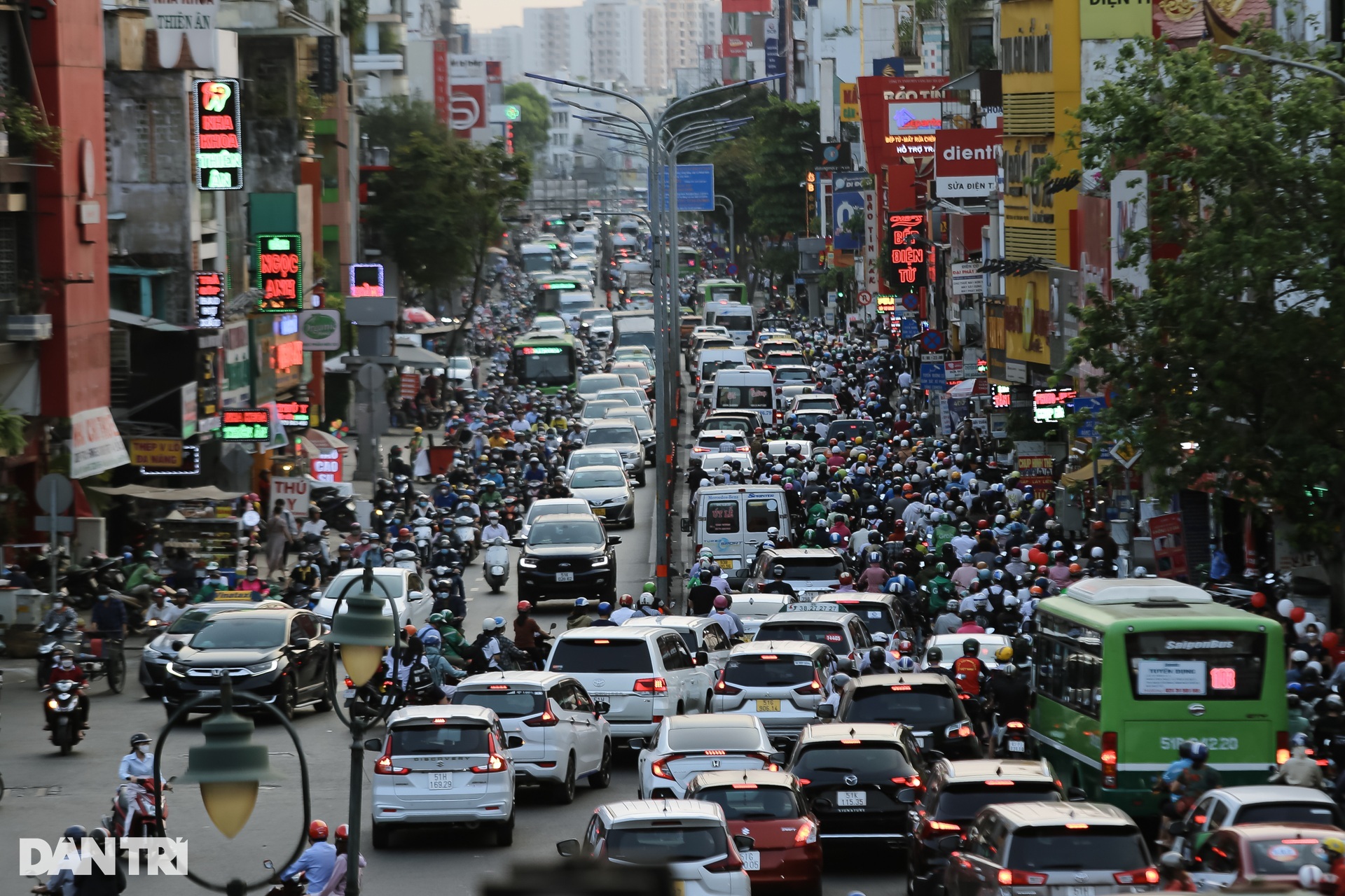 Thay vì loay hoay đợi cơ chế, TPHCM cần làm ra tấm ra món những gì đã có - 6 Thay vì loay hoay đợi cơ chế, TPHCM cần làm ra tấm ra món những gì đã có - 6