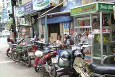 Chuyện vỉa hè TPHCM: Trói không được thì… mở 