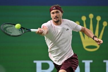 Zverev vào bán kết Thượng Hải Masters, tiến gần ngôi số một thế giới