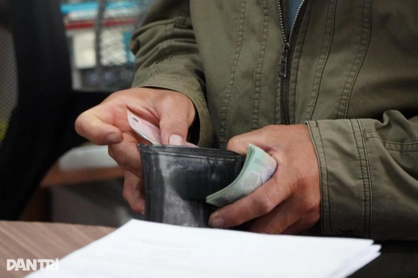 Případ učitele, který žádá o dary na nákup počítače: Projev závislosti na moci? - 1 Vụ cô giáo xin ủng hộ tiền mua máy tính: Biểu hiện ngáo quyền lực? - 1