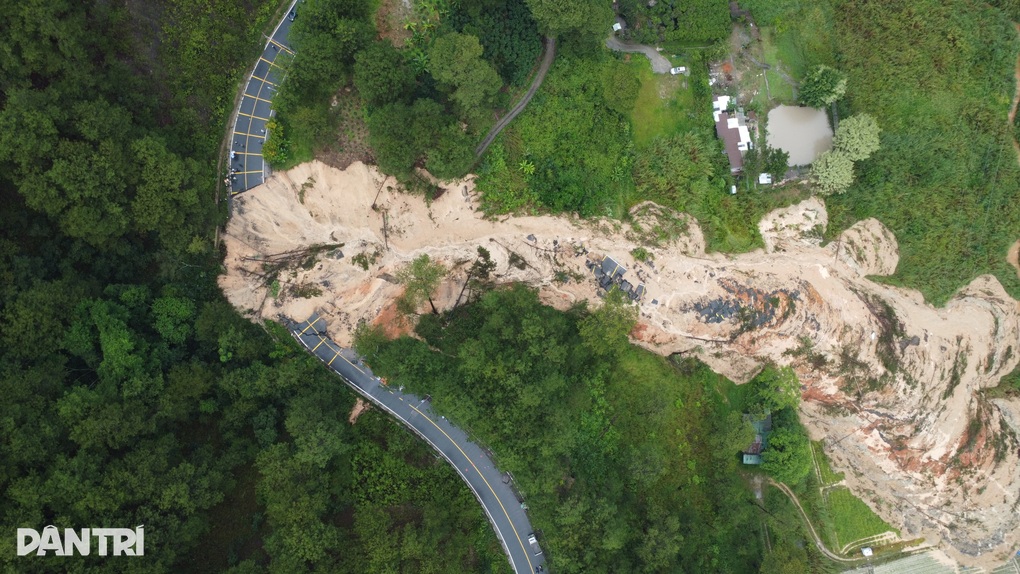 Đường tạm tránh điểm sạt lở trên đèo Mimosa Đà Lạt sắp thông xe - 2