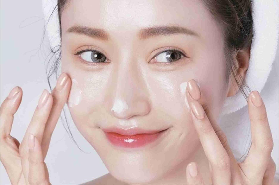 4 thói quen buổi sáng giúp bạn sở hữu làn da khỏe đẹp - 4 4 thói quen buổi sáng giúp bạn sở hữu làn da khỏe đẹp - 4