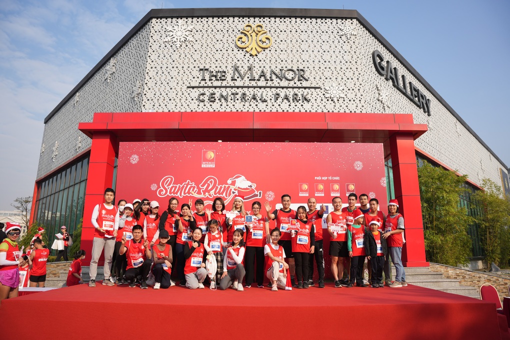 Santa Run lan tỏa năng lượng tích cực từ những bước chạy - 1 Santa Run lan tỏa năng lượng tích cực từ những bước chạy - 1
