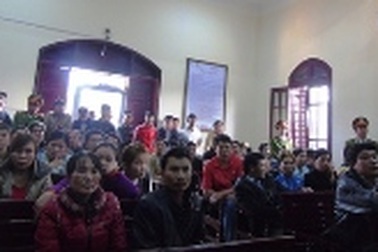 Sơ thẩm vụ án "cướp gỗ huê": Đề nghị phạt 8 - 13 năm tù với các bị cáo