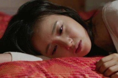 Cãi nhau với tôi, chồng làm tình cũ có thai