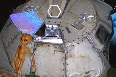 Chùm ảnh: Rộn ràng trước Lễ hội “đĩa bay Roswell”