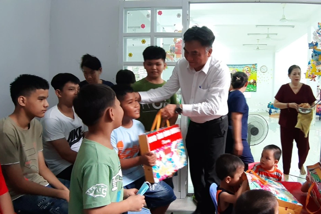 Mang tết Trung thu đến với 900 trẻ em ở 16 Cơ sở Bảo trợ xã hội - 1 Mang tết Trung thu đến với 900 trẻ em ở 16 Cơ sở Bảo trợ xã hội - 1