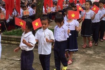 Khoản thu trường học: Đừng lấy học sinh làm “bức bình phong”!