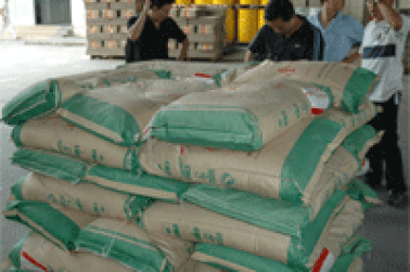 Buôn sữa Trung Quốc: Siêu lợi nhuận