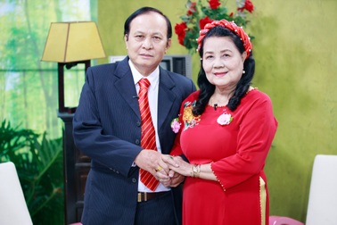 Chuyện tình đẹp của cô giáo táo bạo nói dối có thai để được lấy chồng