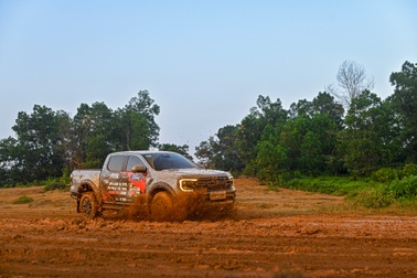 Chinh phục địa hình cùng dàn xe Ford tại giải đua xe PVOIL VOC 2025