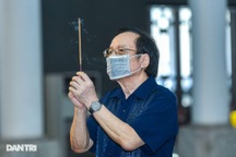 NSND Lê Tiến Thọ, Vân Quyền đau xót trong lễ tang NSND Trần Bảng