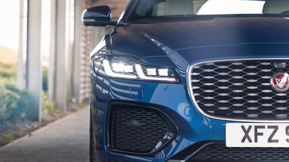 Jaguar XF 2021 đã sẵn sàng, thêm lựa chọn trong phân khúc sedan hạng sang - 2 Jaguar XF 2021 đã sẵn sàng, thêm lựa chọn trong phân khúc sedan hạng sang - 2
