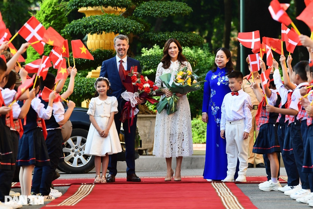 Hai ngày bận rộn của Thái tử và Công nương Đan Mạch tại Việt Nam - 2 Hai ngày bận rộn của Thái tử và Công nương Đan Mạch tại Việt Nam - 2