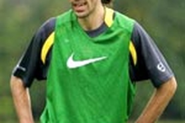 Pires vẫn chưa dứt tình với Arsenal