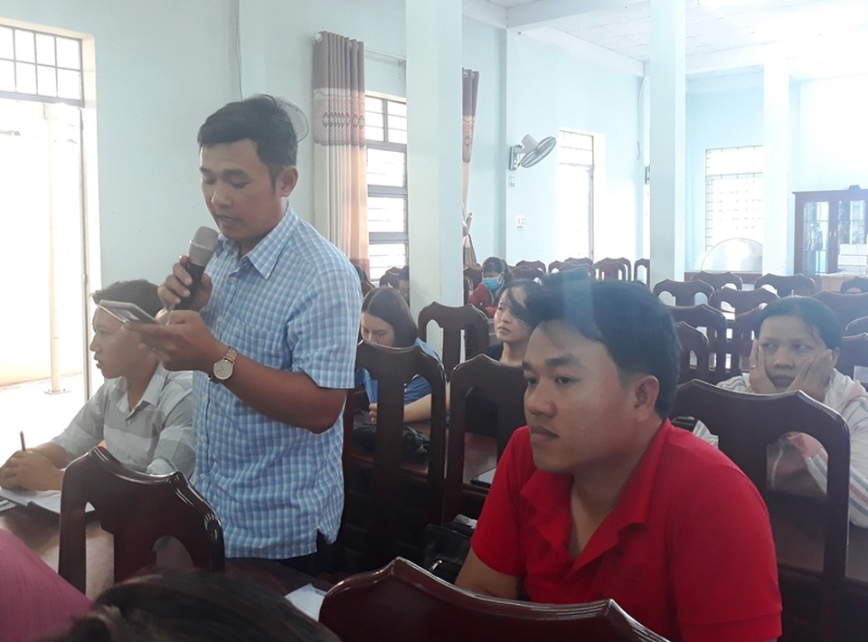 Hàng chục giáo viên bức xúc vì bất ngờ bị chấm dứt hợp đồng - 2 Hàng chục giáo viên bức xúc vì bất ngờ bị chấm dứt hợp đồng - 2