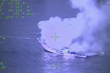 Khoảnh khắc khói lửa “nuốt chửng” tàu Mỹ khiến 34 người chết