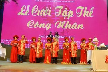 Đà Nẵng tổ chức lễ cưới tập thể cho công nhân