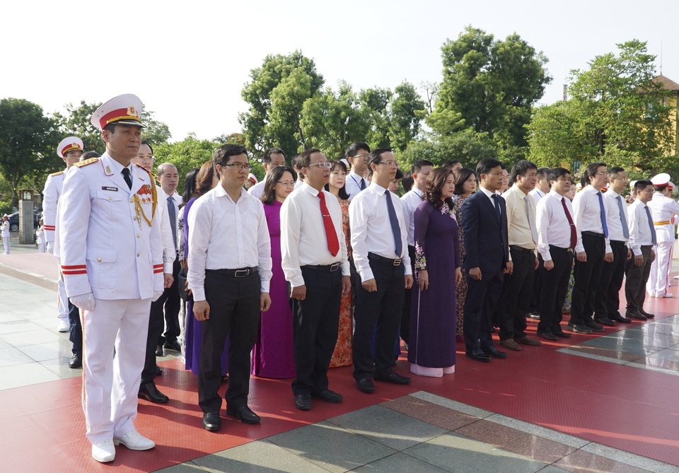 Lãnh đạo Đảng, Nhà nước viếng Lăng Bác - 4 Lãnh đạo Đảng, Nhà nước viếng Lăng Bác - 4