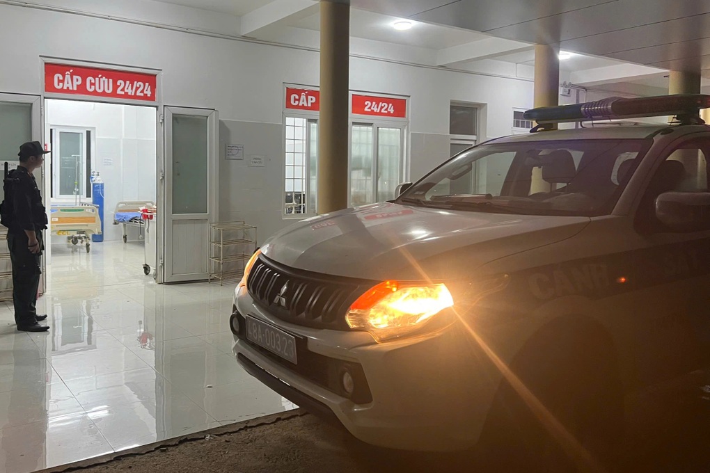 CSGT Công an Đắk Nông hỗ trợ đưa bé 4 tháng tuổi đi cấp cứu kịp thời - 1 CSGT Công an Đắk Nông hỗ trợ đưa bé 4 tháng tuổi đi cấp cứu kịp thời - 1