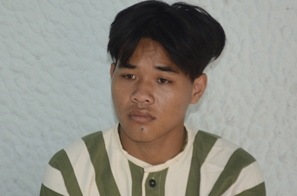 Bắt kẻ trốn truy nã sau khi chém lìa bàn tay hàng xóm - 2 Bắt kẻ trốn truy nã sau khi chém lìa bàn tay hàng xóm - 2