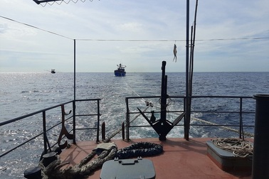 Vượt sóng dữ cứu 15 ngư dân gặp nạn trên biển