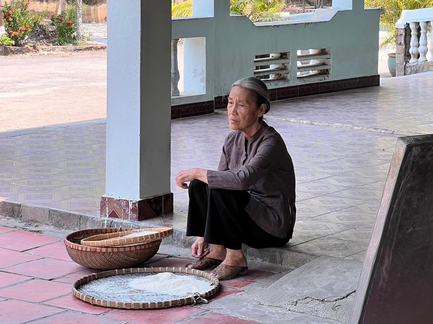 View - Nữ chính lớn tuổi nhất "Lật mặt 7": Đóng gần 700 vai, từng bị quỵt cát-xê | Báo Dân trí