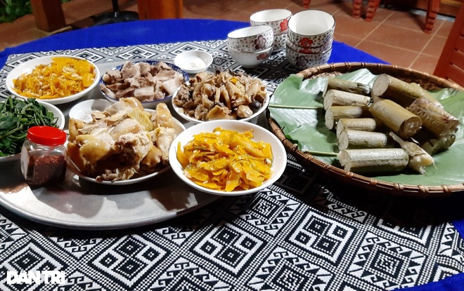 Độc đáo món cơm đồ trong ống nứa, mang hơi thở của núi rừng - 14 Độc đáo món cơm đồ trong ống nứa, mang hơi thở của núi rừng - 14