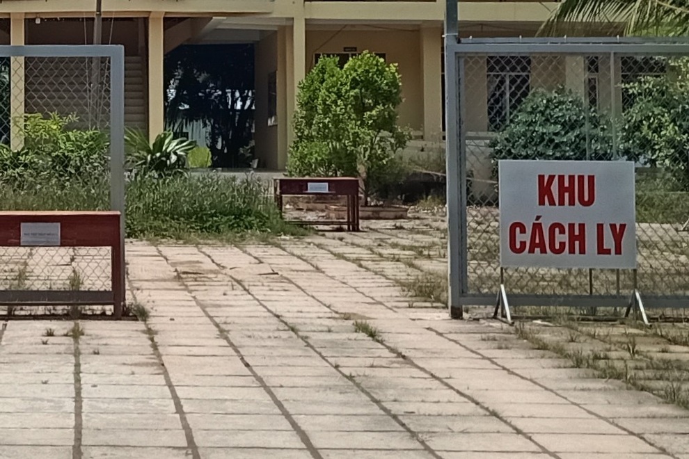 Xử phạt nam thanh niên đe dọa, lăng mạ lực lượng làm nhiệm vụ ở khu cách ly - 1 Xử phạt nam thanh niên đe dọa, lăng mạ lực lượng làm nhiệm vụ ở khu cách ly - 1