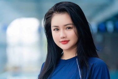 Nữ VĐV xinh đẹp hướng dẫn kỹ năng bơi biển ở giải Aqua Warriors Quảng Trị