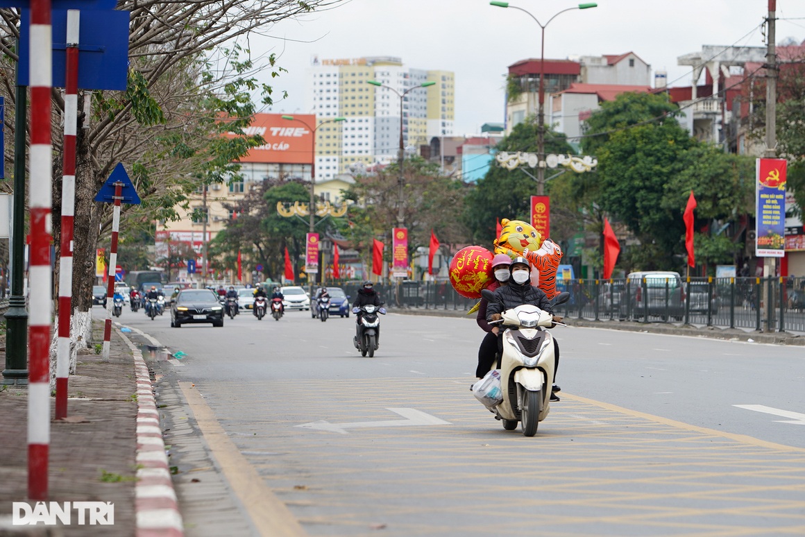 Toàn cảnh đường phố Hà Nội vắng vẻ, thông thoáng ngày cuối cùng năm Tân Sửu - 4 Toàn cảnh đường phố Hà Nội vắng vẻ, thông thoáng ngày cuối cùng năm Tân Sửu - 4