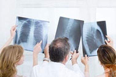 Điều trị bệnh xương khớp, cột sống: Nhiều sai lầm